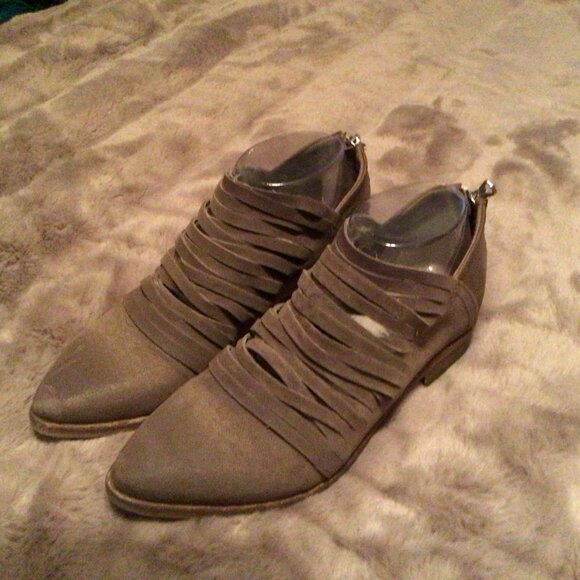 Free People Lost Valley Distressed Leather Pointy Toe Strappy Bootie Size 37/ 7 - Picture 3 of 4